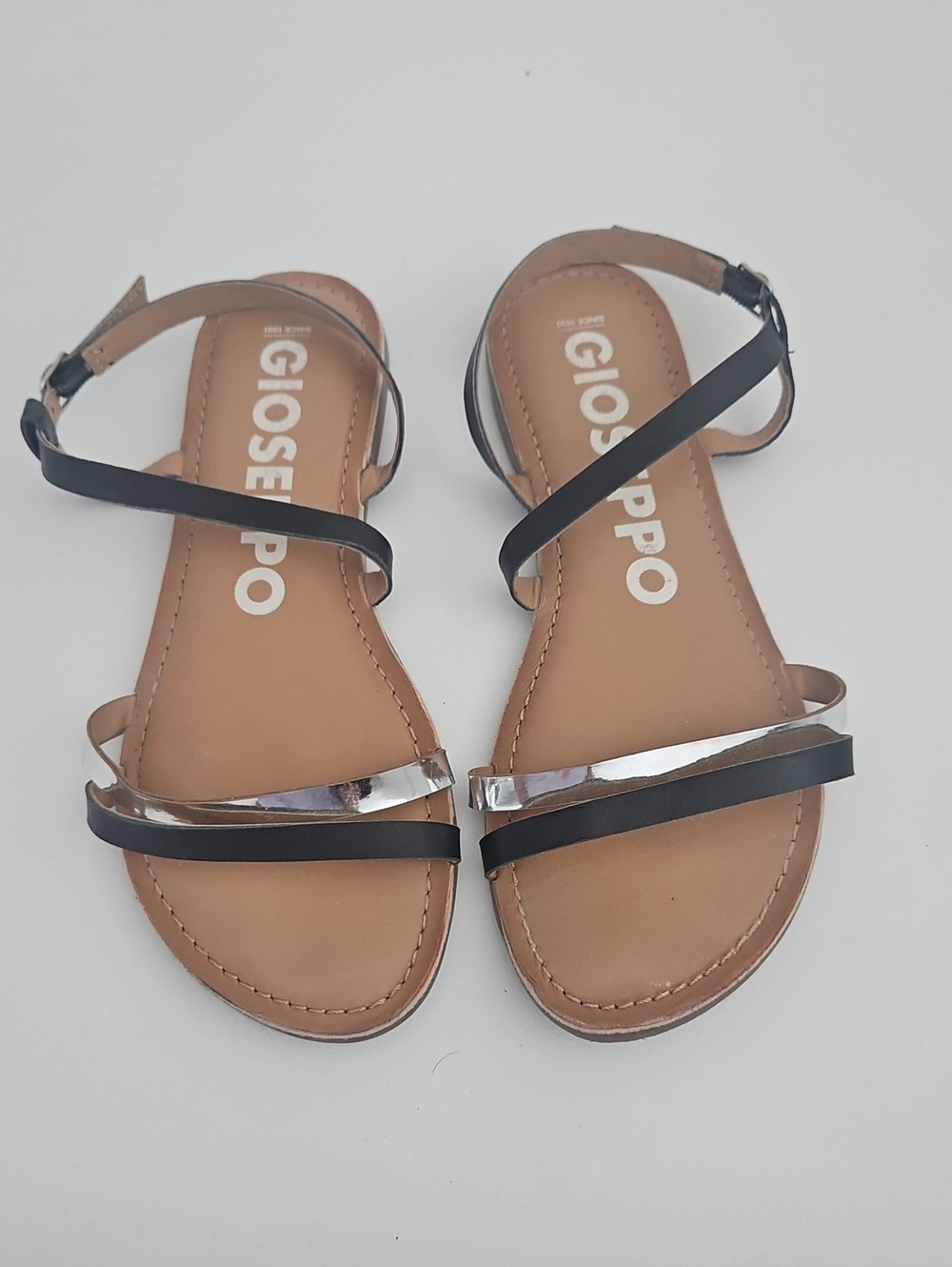 Gioseppo Bargeme Black And Silver Strappy Flat Sandals with Metallic Accent
